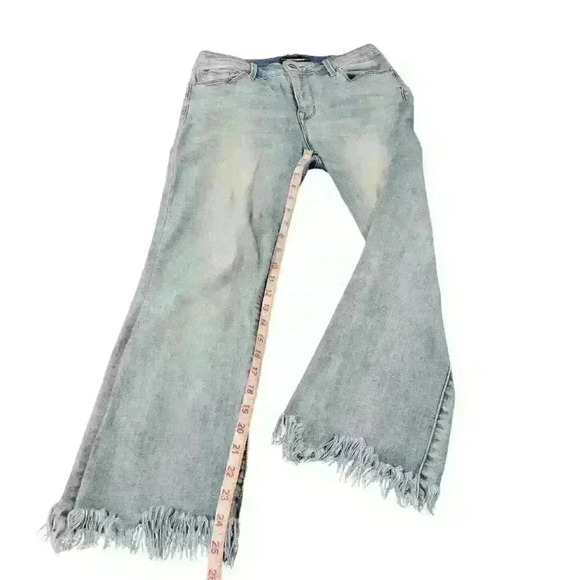 Sanctuary Denim Connector Frayed Hem Kick Crop Light Wash Missy Jeans - Picture 5 of 11